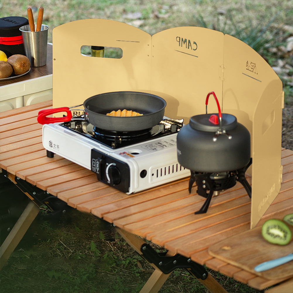 Cooking On Camping Stove - Składana Osłona Przeciwwietrzna Kuchenki Gazowej Kempingowej