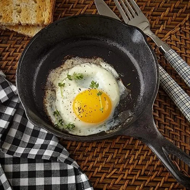 1 szt. Patelnia żeliwna 14 cm  – Skillet Cast Iron Camp recenzja i cena